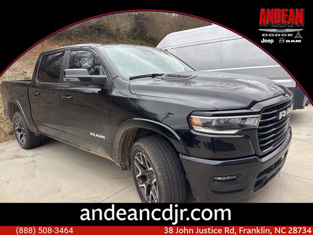 Diamond Black Crystal Pearlcoat 2025 RAM 1500 Laramie Crew Cab 4WD Pickup Truck Four-Wheel Drive 8-Speed Automatic