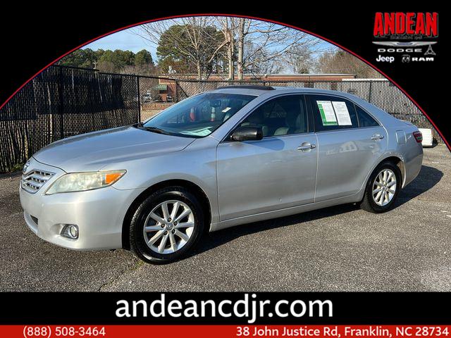 Classic Silver Metallic 2011 Toyota Camry XLE V6 Sedan Front-Wheel Drive 6-Speed Automatic