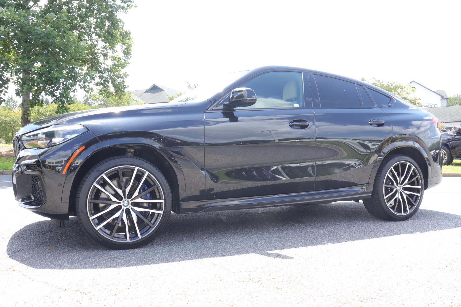 2022 BMW X6 M50i AWD
