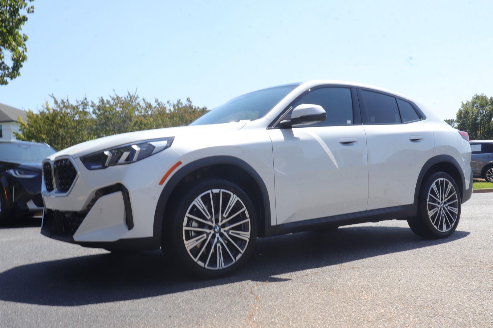 Mineral White Metallic 2027 BMW X2 SUV / Crossover All-Wheel Drive 7-Speed Automatic