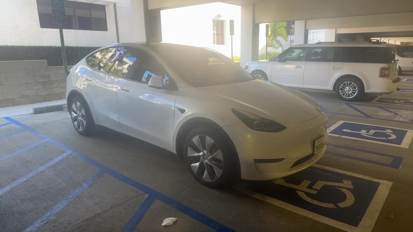 2023 Tesla Model Y Long Range