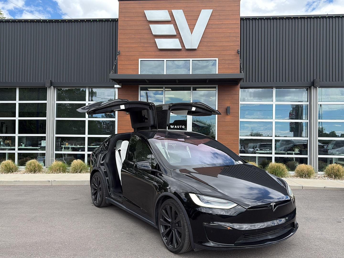 2022 Tesla Model X Plaid's photo