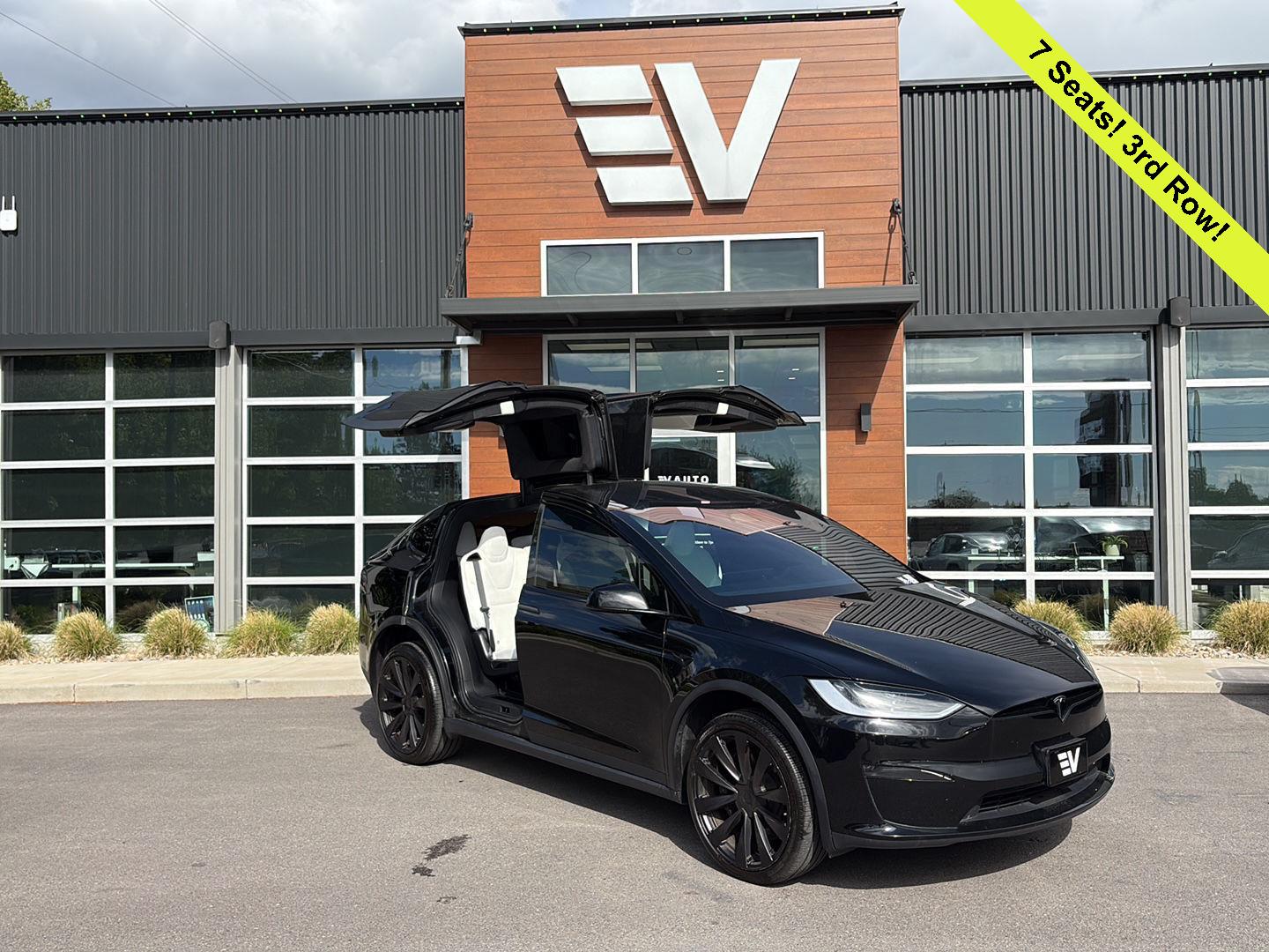 2024 Tesla Model X Long Range's photo