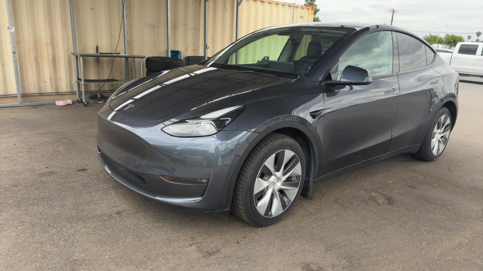 2023 Tesla Model Y Long Range Dual Motor All-Wheel Drive's photo