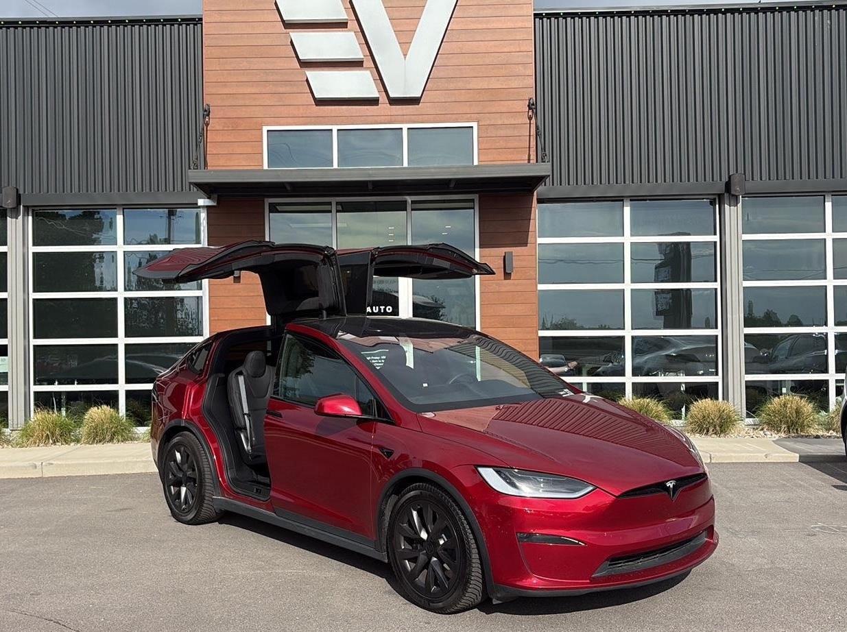 2023 Tesla Model X Long Range's photo