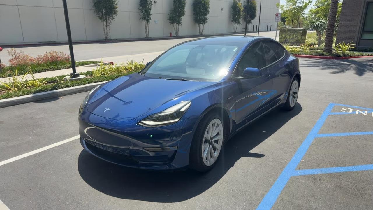 2023 Tesla Model 3 -'s photo