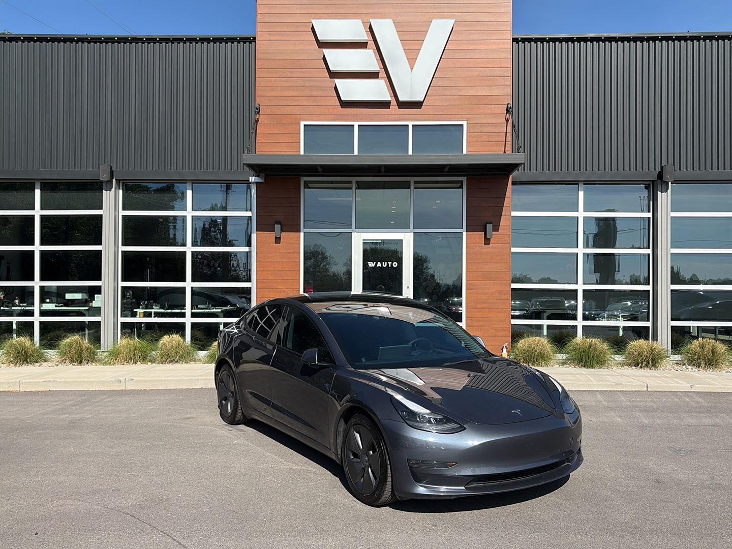 2022 Tesla Model 3 Long Range Dual Motor All-Wheel Drive's photo