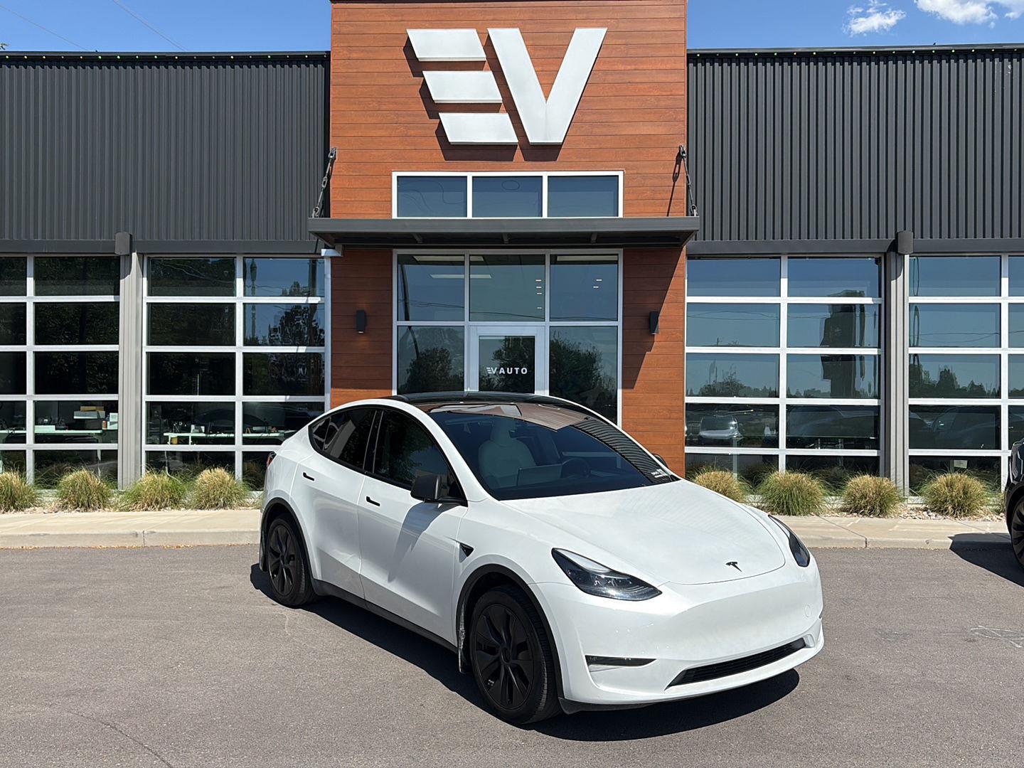 2024 Tesla Model Y Long Range Dual Motor All-Wheel Drive's photo
