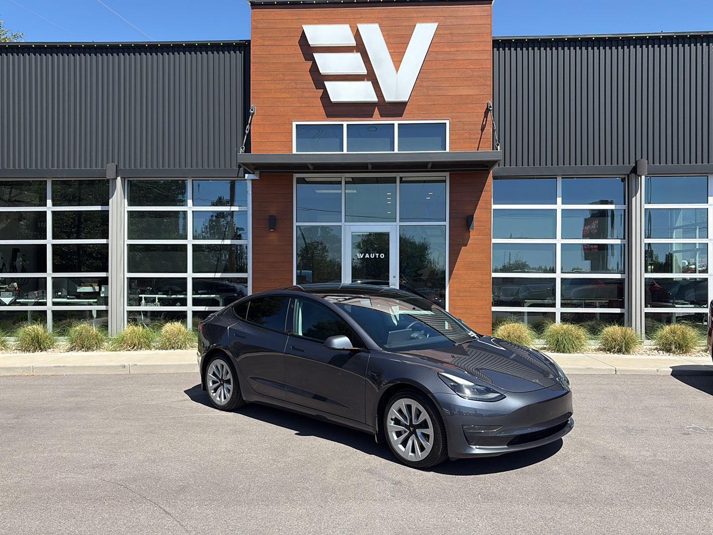 2022 Tesla Model 3 Long Range Dual Motor All-Wheel Drive's photo