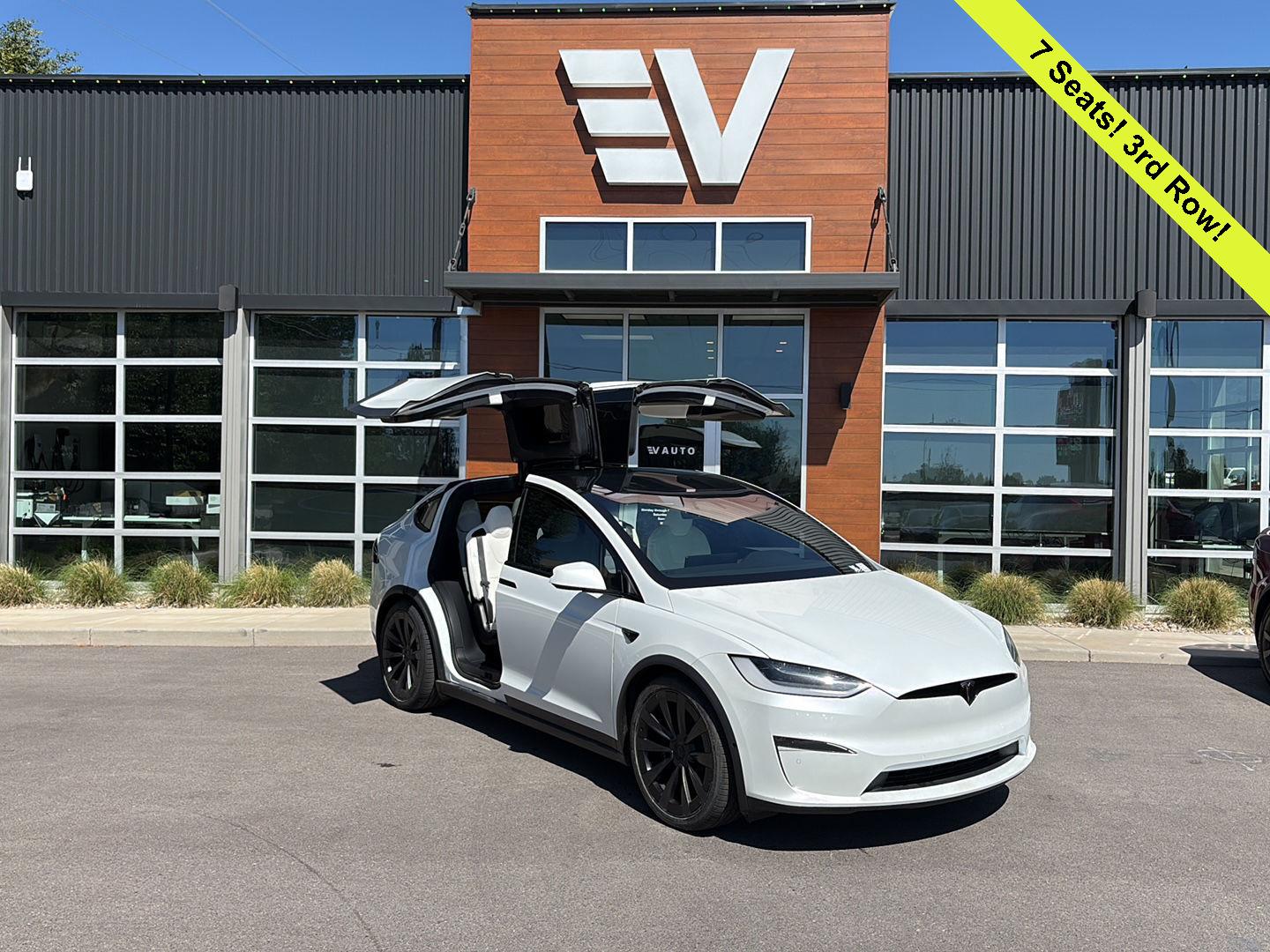 2022 Tesla Model X Long Range's photo