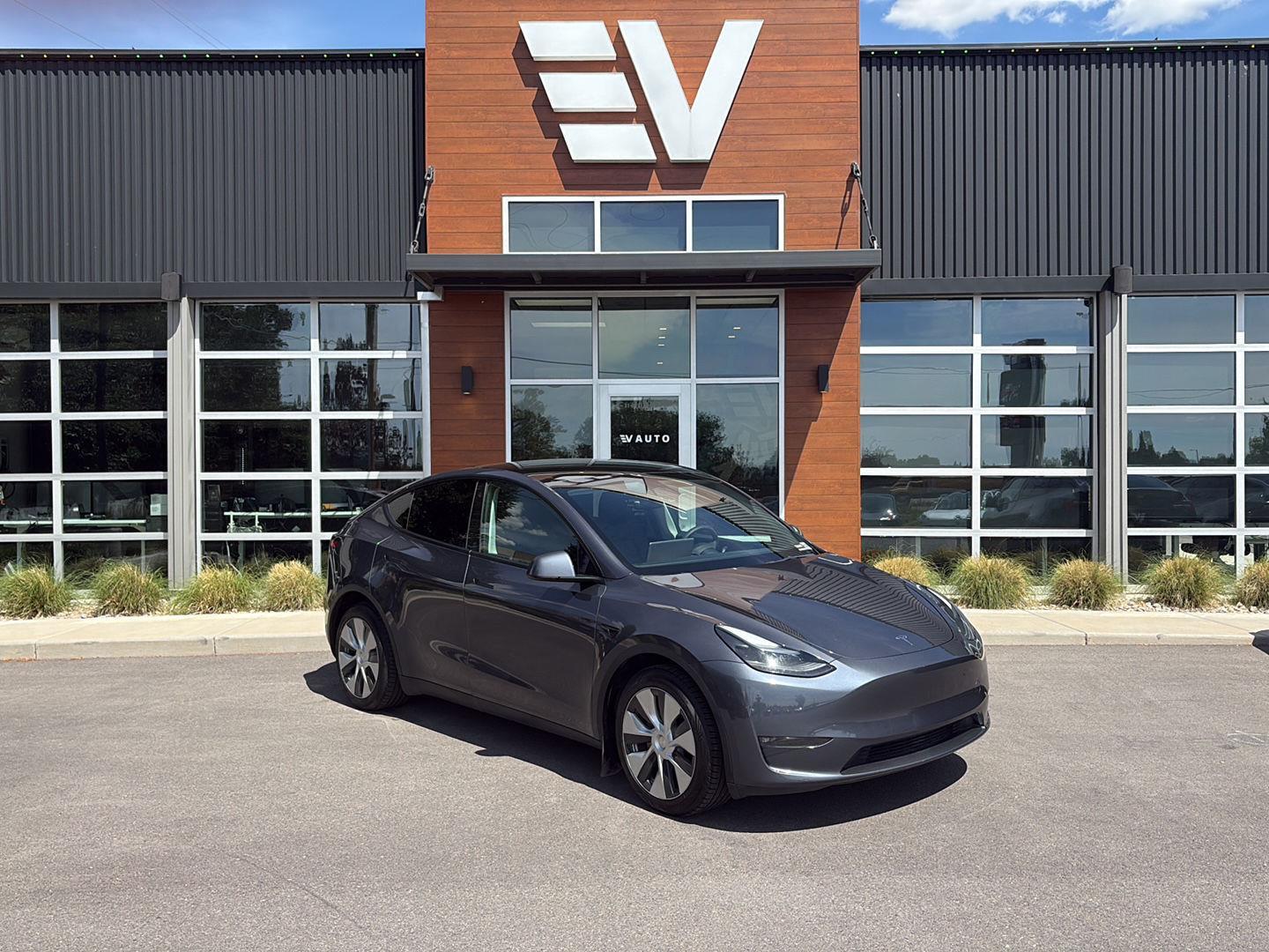 2023 Tesla Model Y Long Range Dual Motor All-Wheel Drive's photo