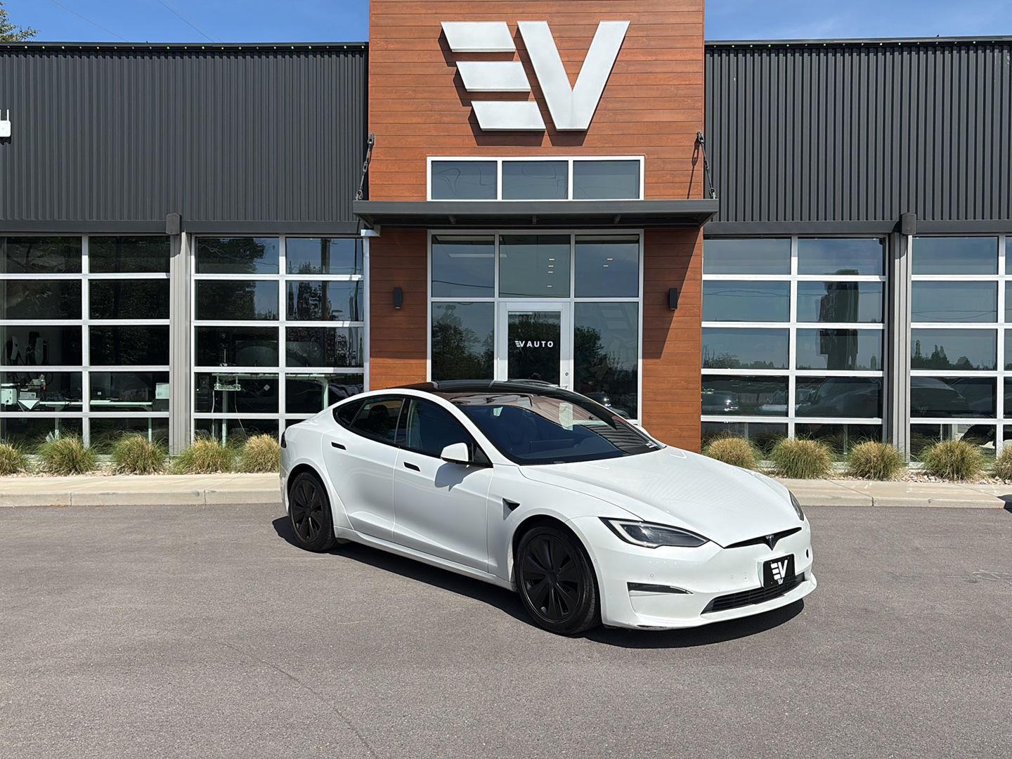 2022 Tesla Model S's photo