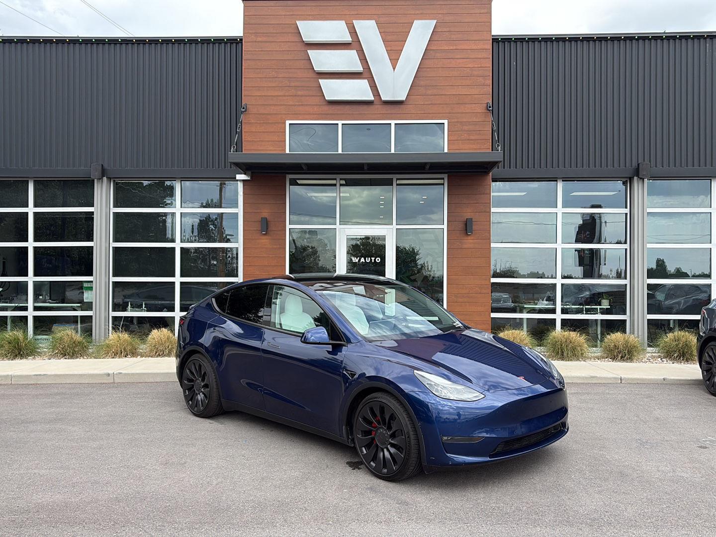 2022 Tesla Model Y Performance Dual Motor All-Wheel Drive's photo