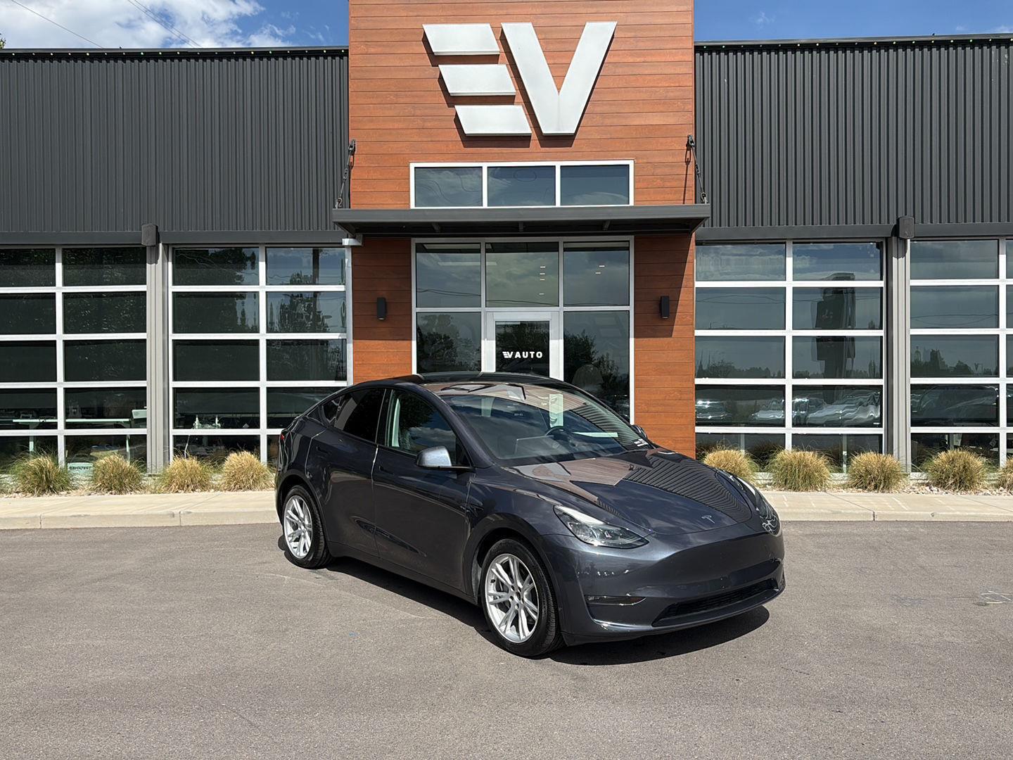 2023 Tesla Model Y Long Range Dual Motor All-Wheel Drive's photo
