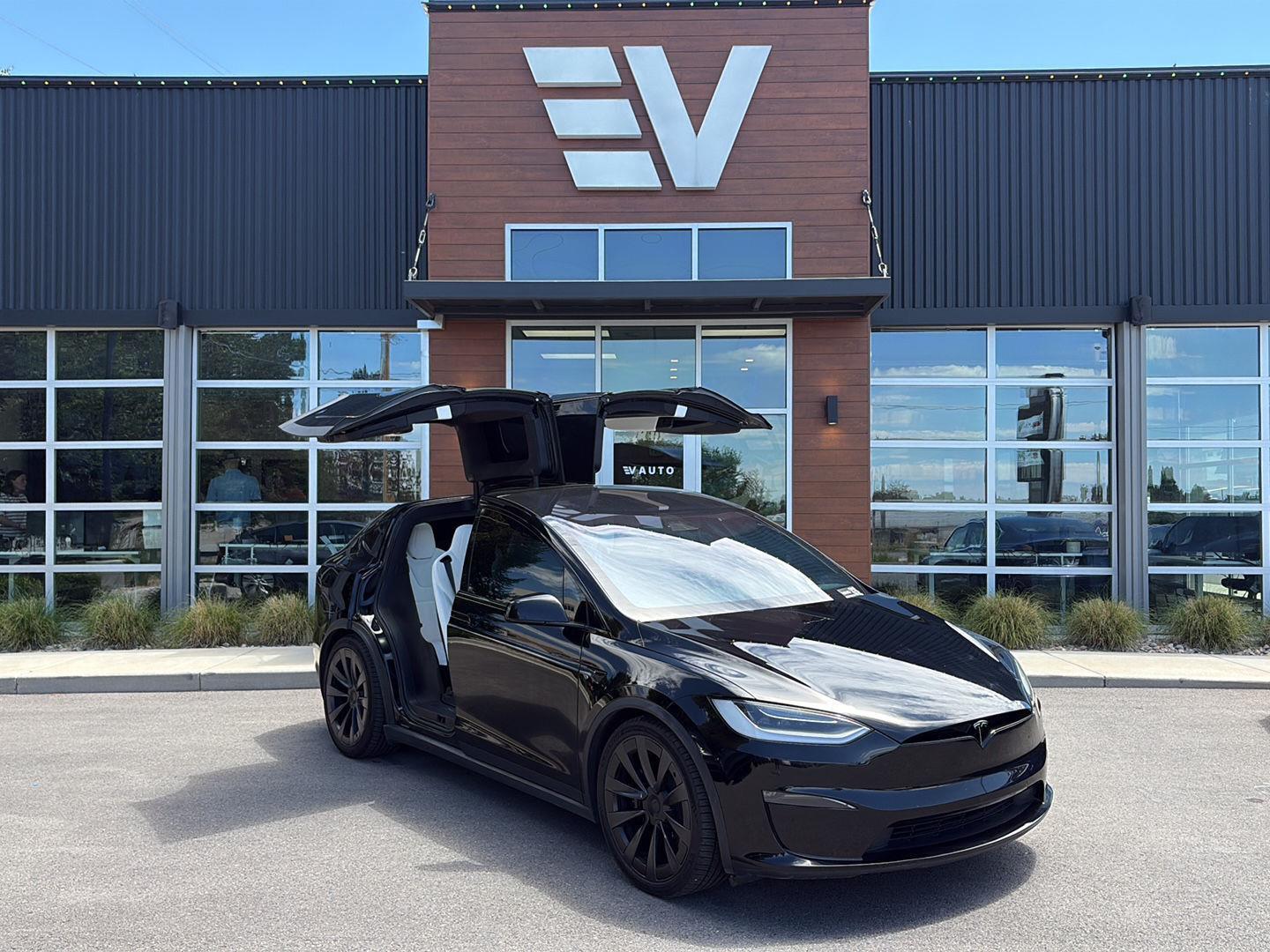 2022 Tesla Model X Plaid's photo
