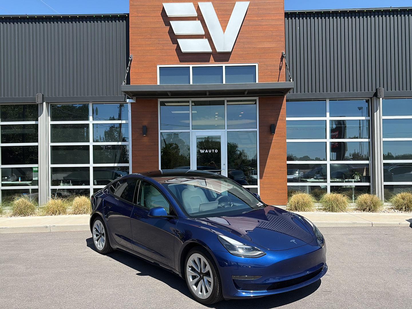 2023 Tesla Model 3 -'s photo