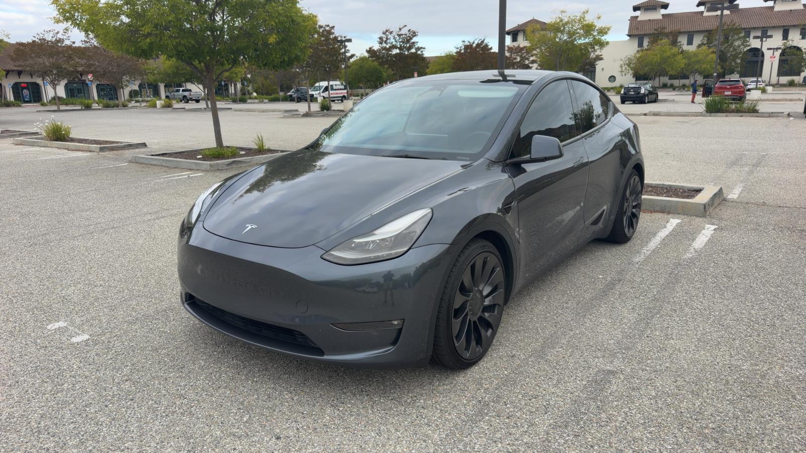 2022 Tesla Model Y Performance Dual Motor All-Wheel Drive's photo
