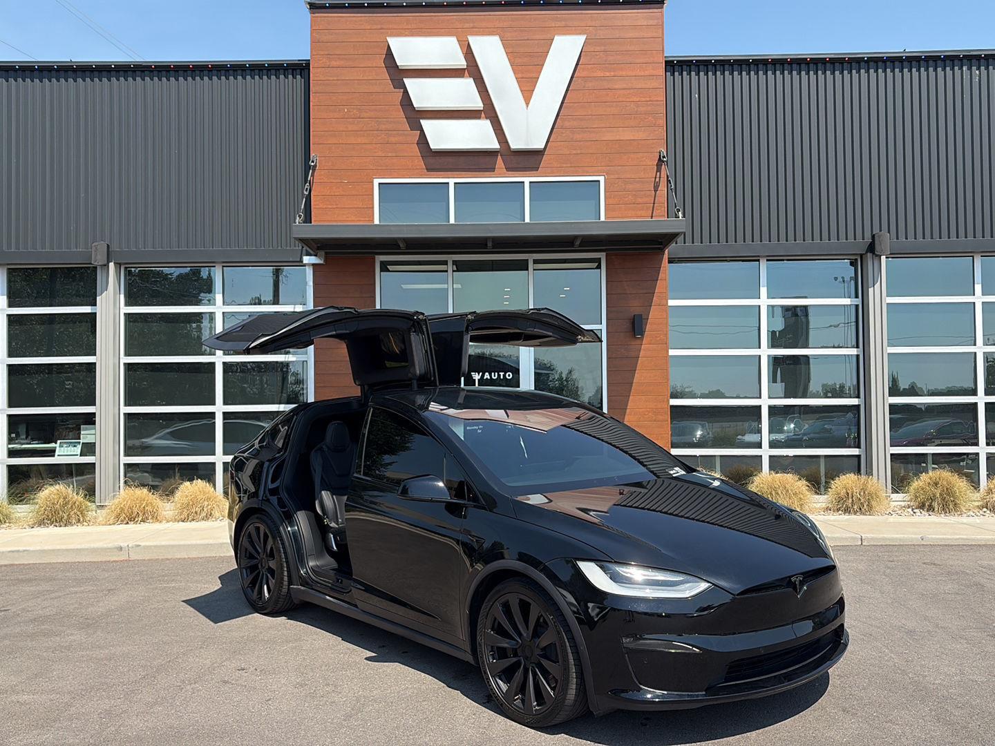 2022 Tesla Model X Long Range's photo