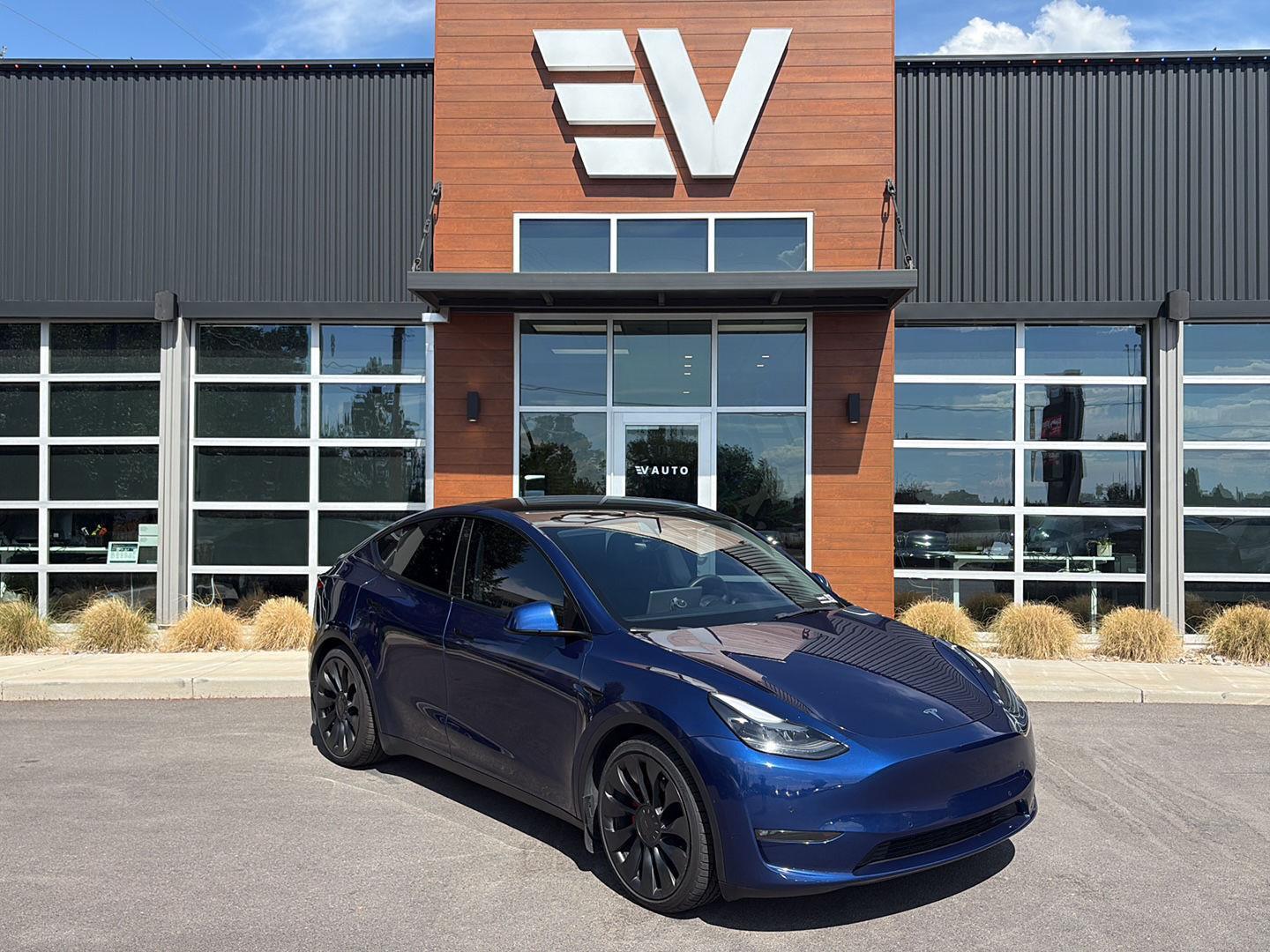 2022 Tesla Model Y Performance Dual Motor All-Wheel Drive's photo