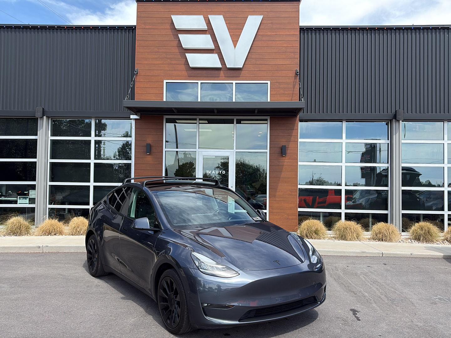 2022 Tesla Model Y Long Range Dual Motor All-Wheel Drive's photo