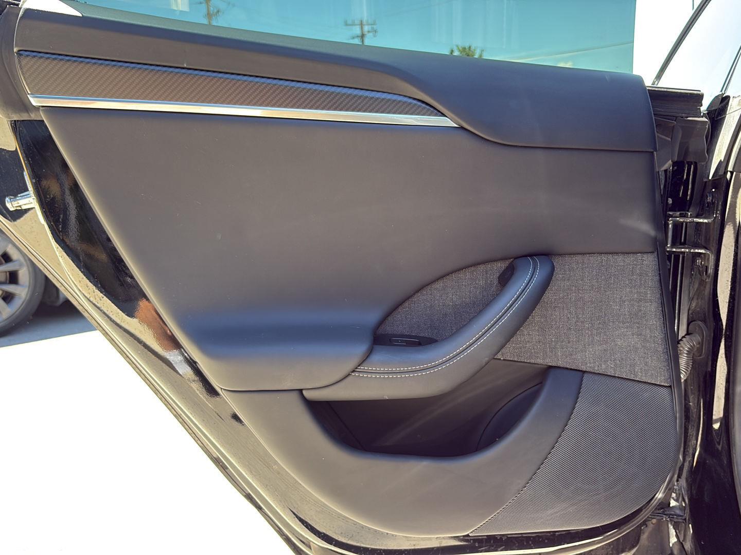 2021 Tesla Model S Plaid - Photo 17