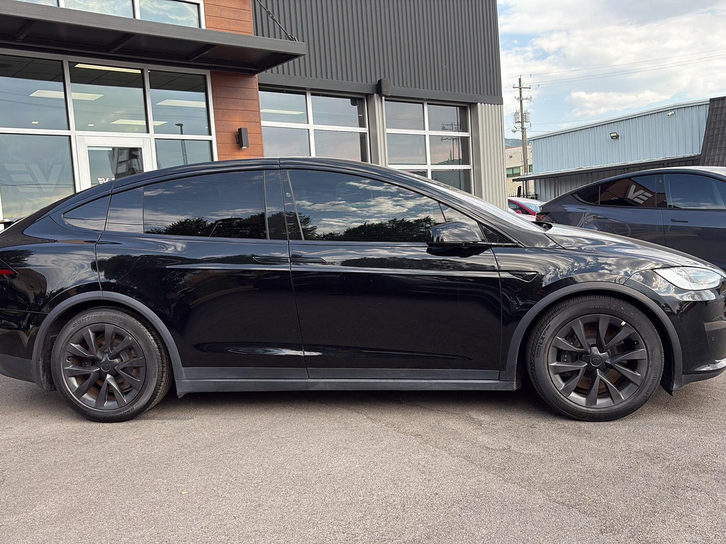 2022 Tesla Model X Long Range - Photo 9