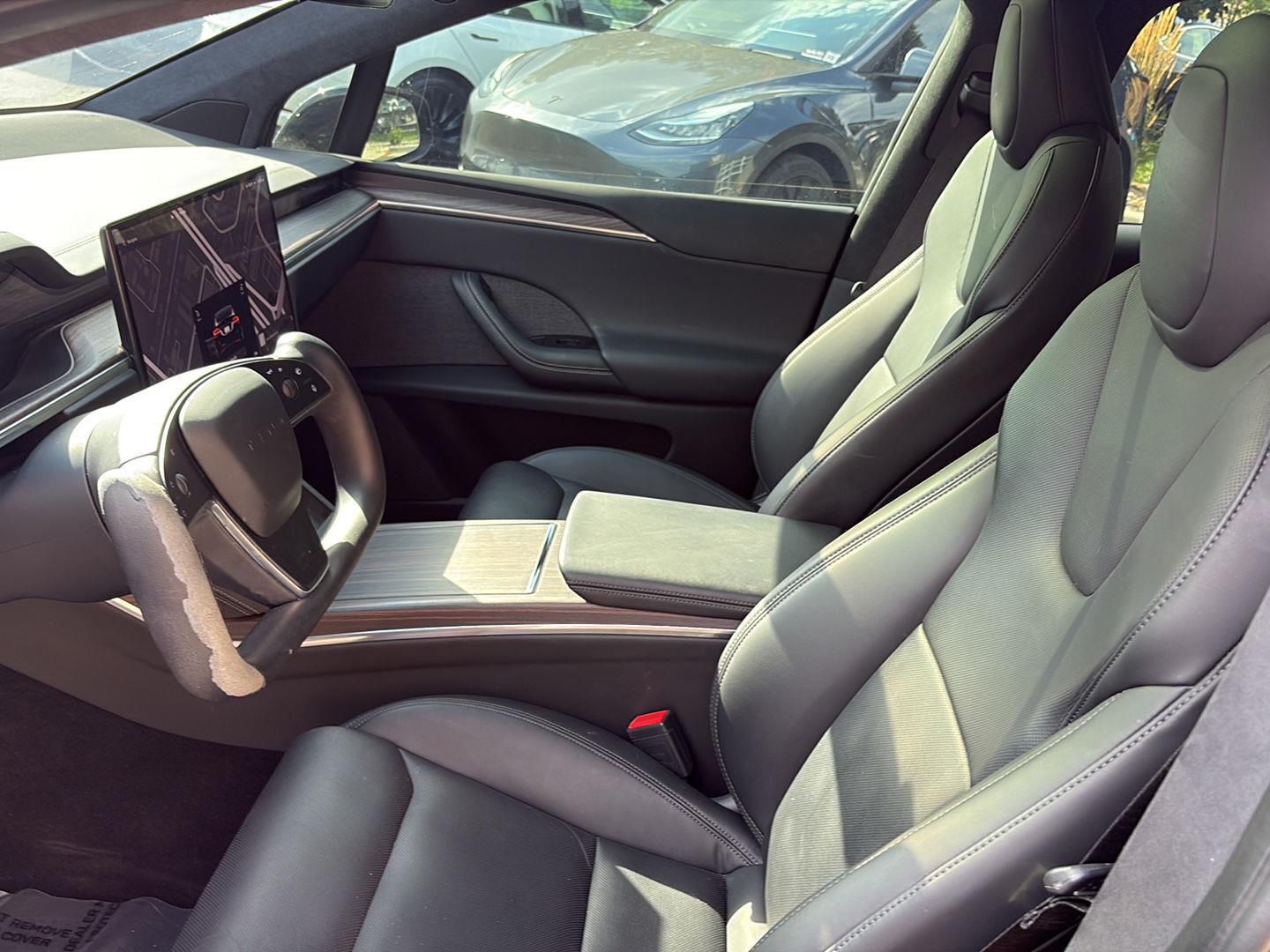 2022 Tesla Model X Long Range - Photo 16