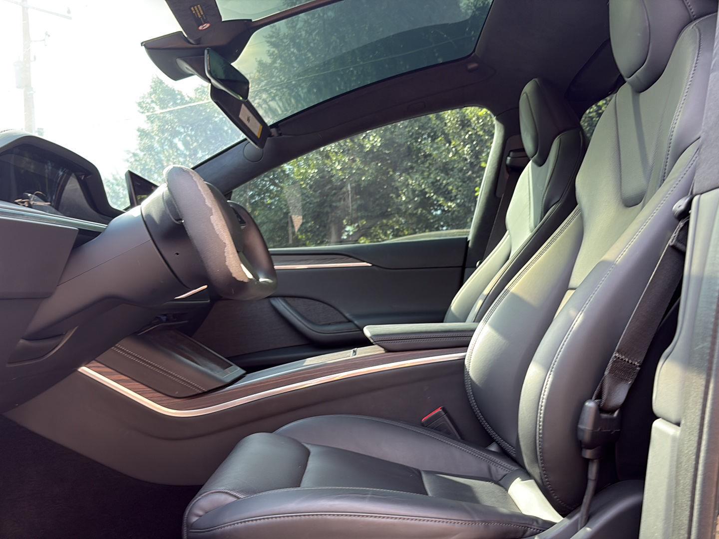 2022 Tesla Model X Long Range - Photo 17