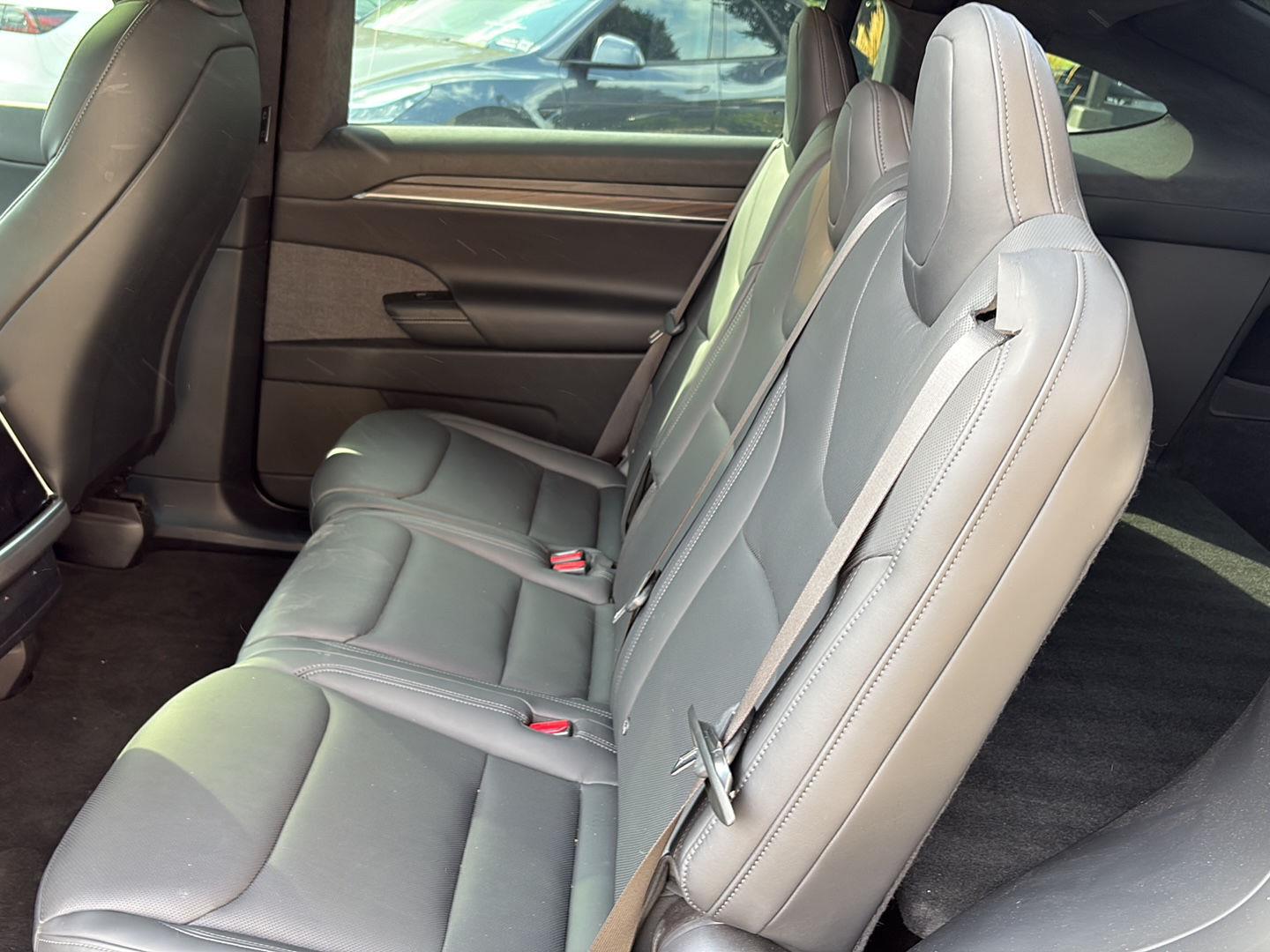 2022 Tesla Model X Long Range - Photo 18