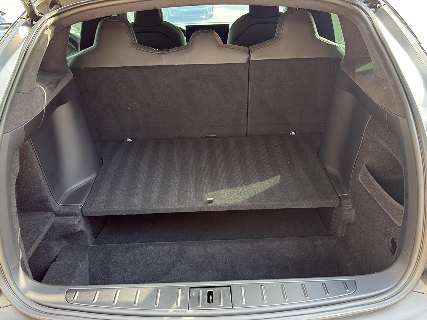 2022 Tesla Model X Long Range - Photo 20