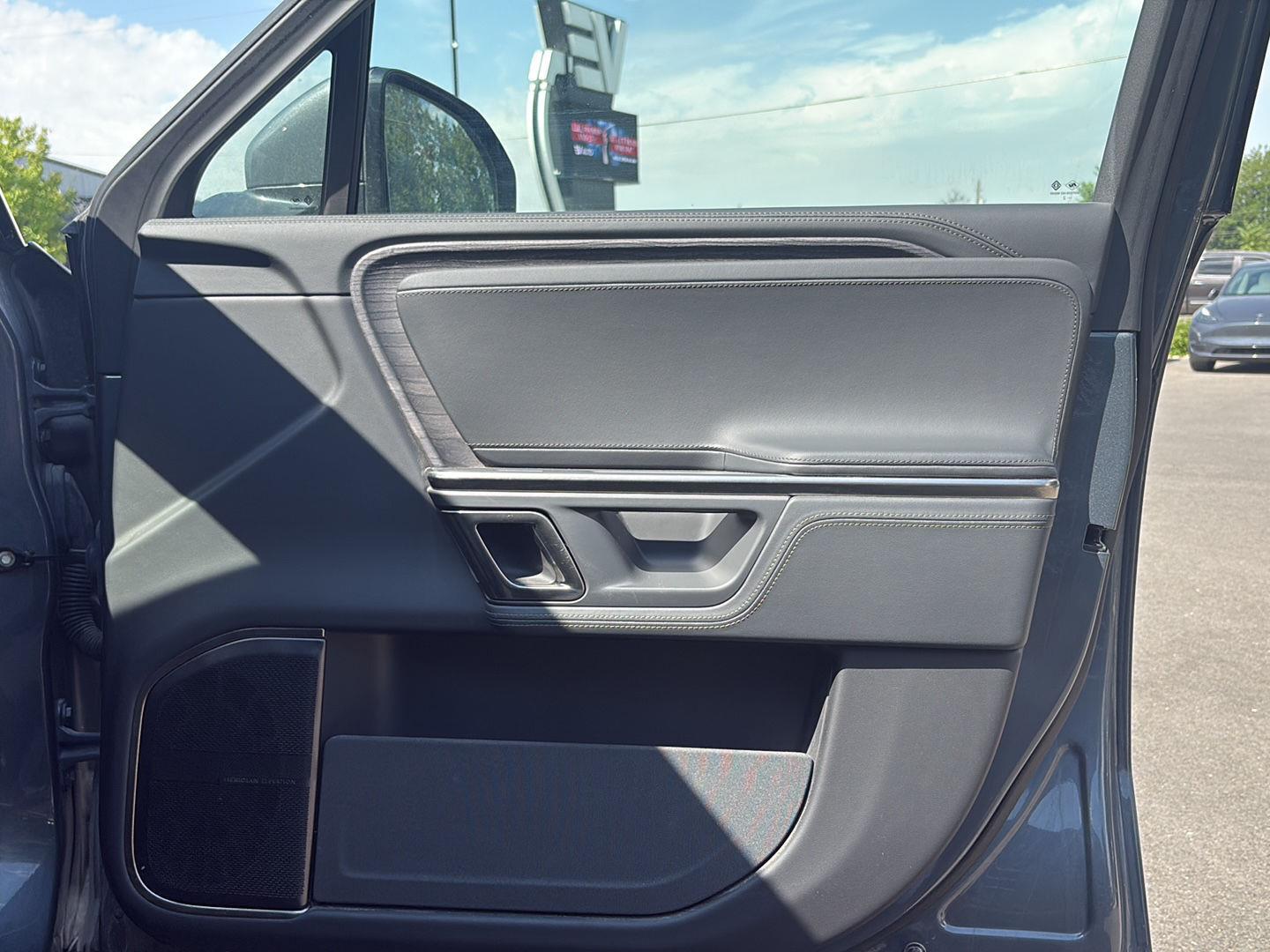 2022 Rivian R1T Adventure - Photo 11
