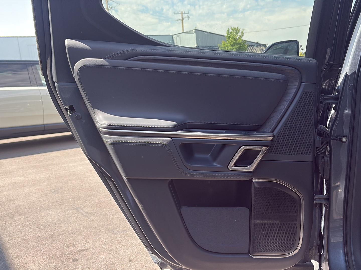 2022 Rivian R1T Adventure - Photo 17
