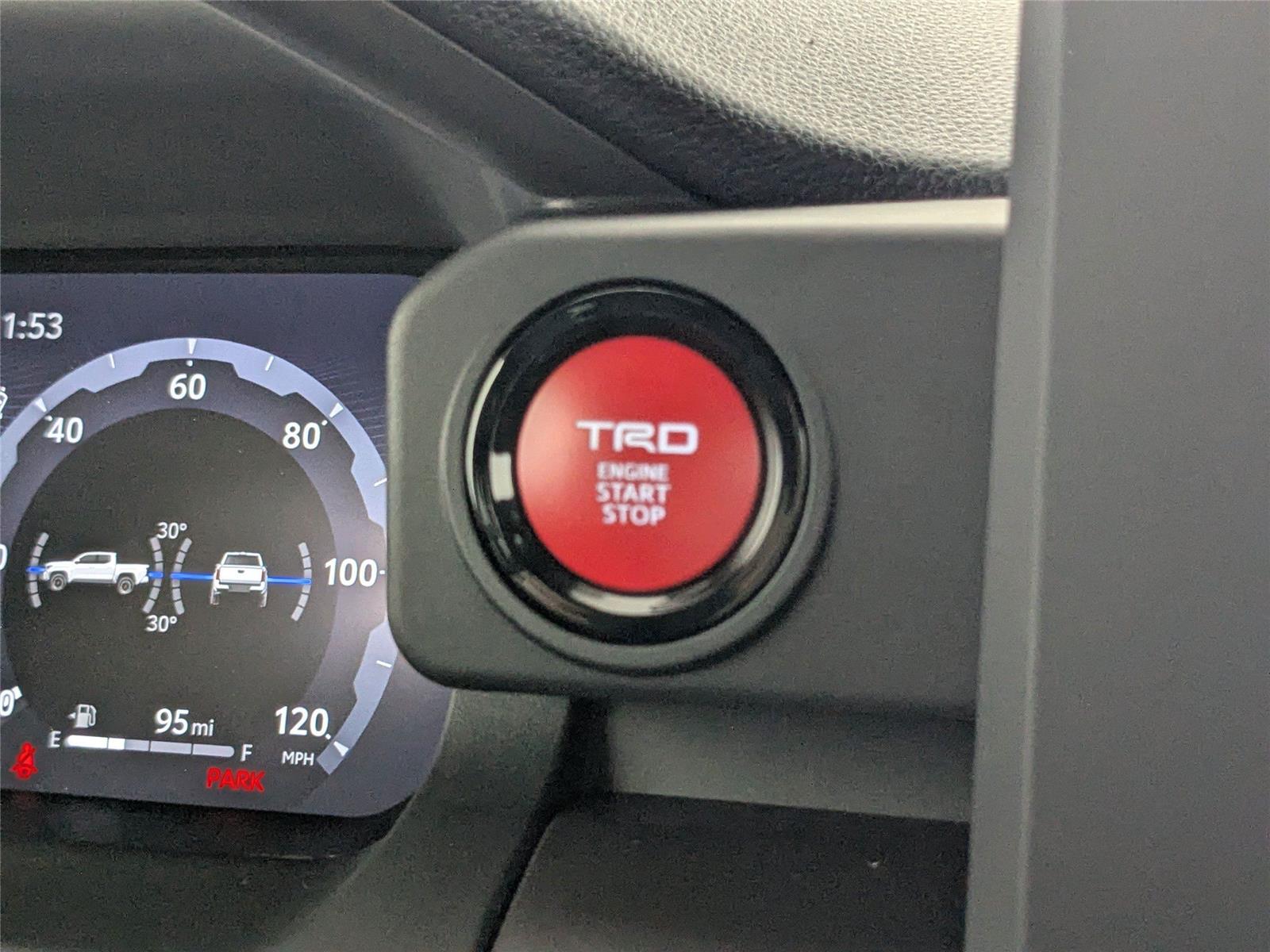 2025 Toyota Tacoma TRD Sport Double Cab photo 13