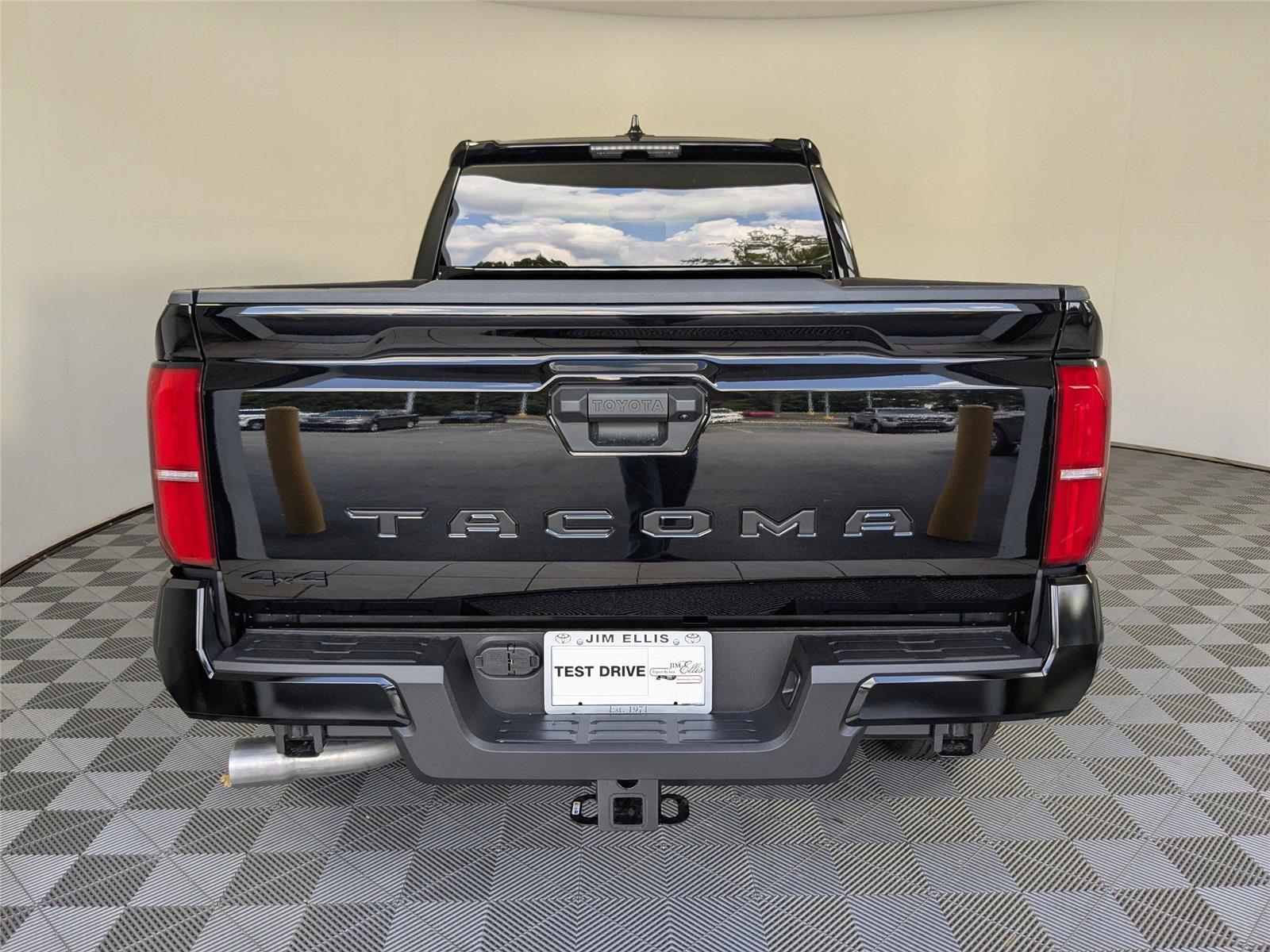 2025 Toyota Tacoma TRD Sport Double Cab photo 16