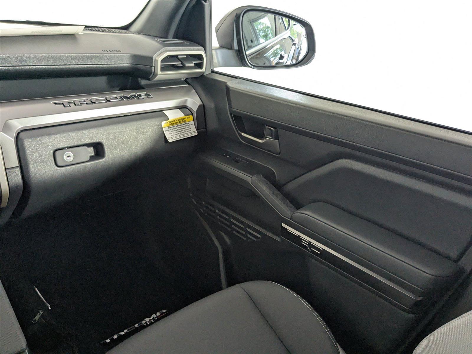 2025 Toyota Tacoma TRD Sport Double Cab photo 3