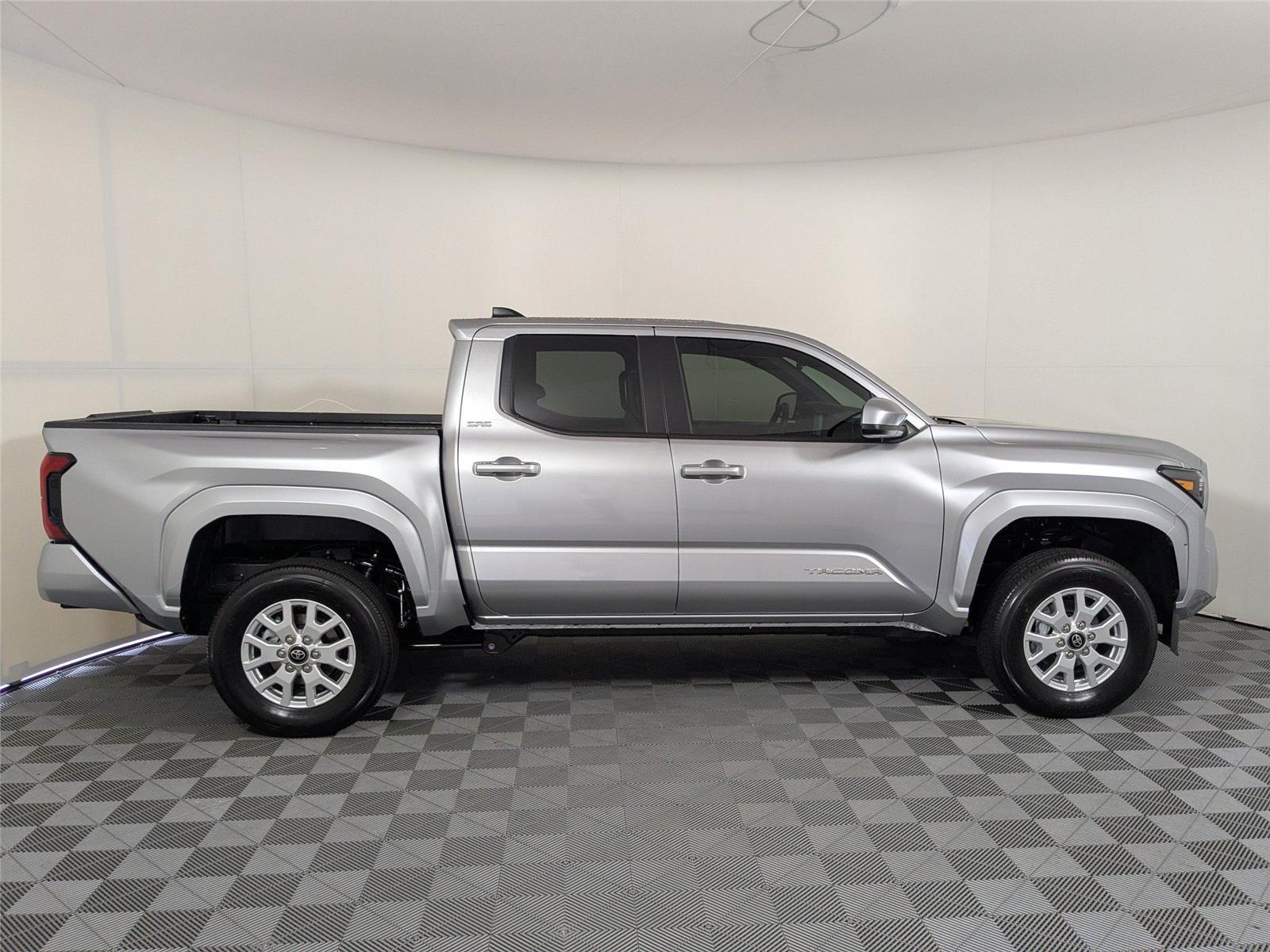 2025 Toyota Tacoma SR5 Double Cab photo 21