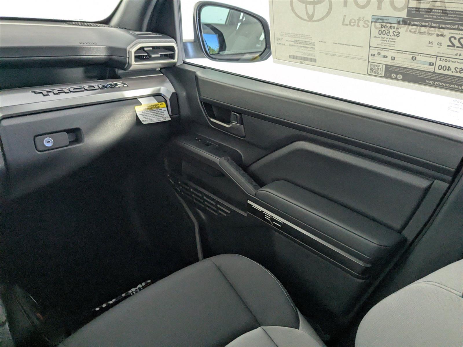 2025 Toyota Tacoma TRD Sport Double Cab photo 8