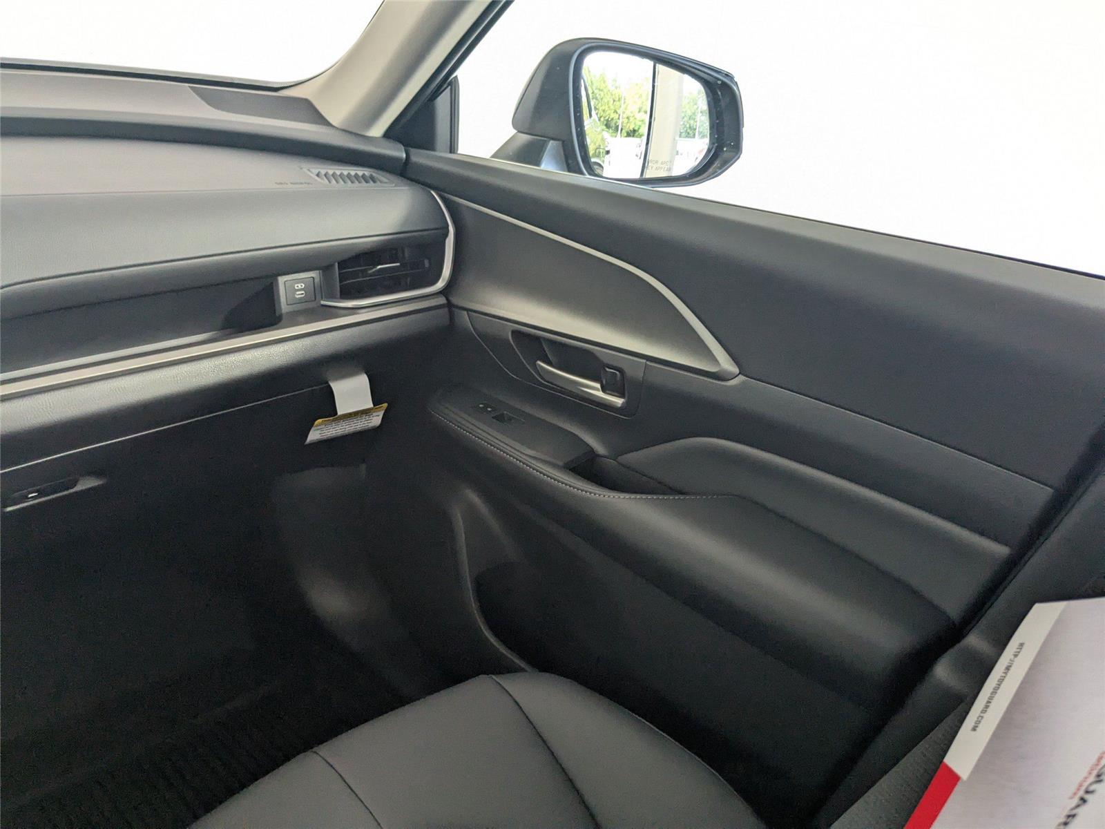 2025 Toyota Highlander Hybrid XLE photo 9
