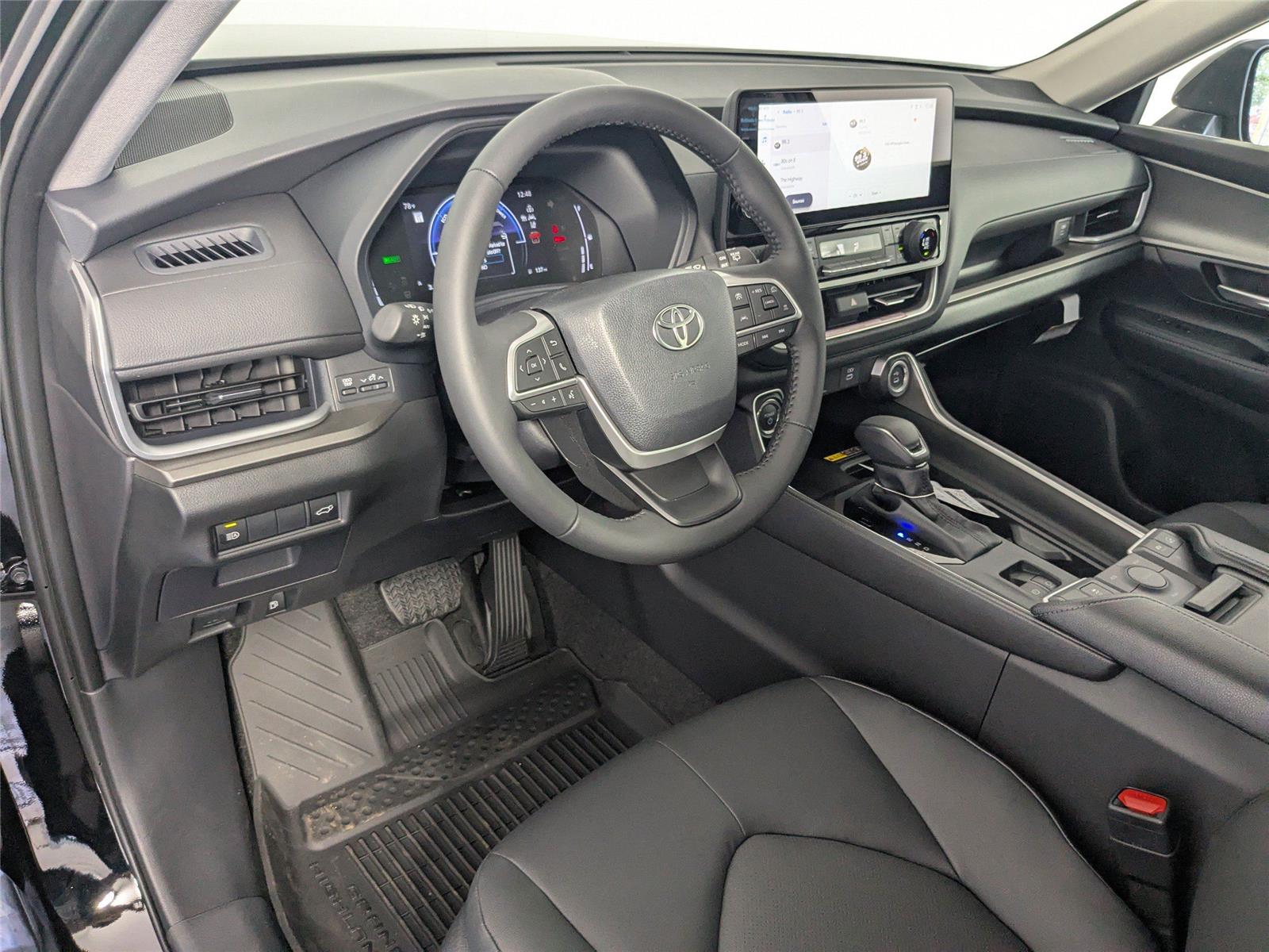 2025 Toyota Highlander Hybrid XLE photo 11