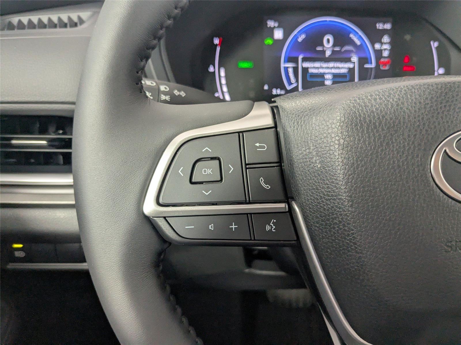 2025 Toyota Highlander Hybrid XLE photo 13