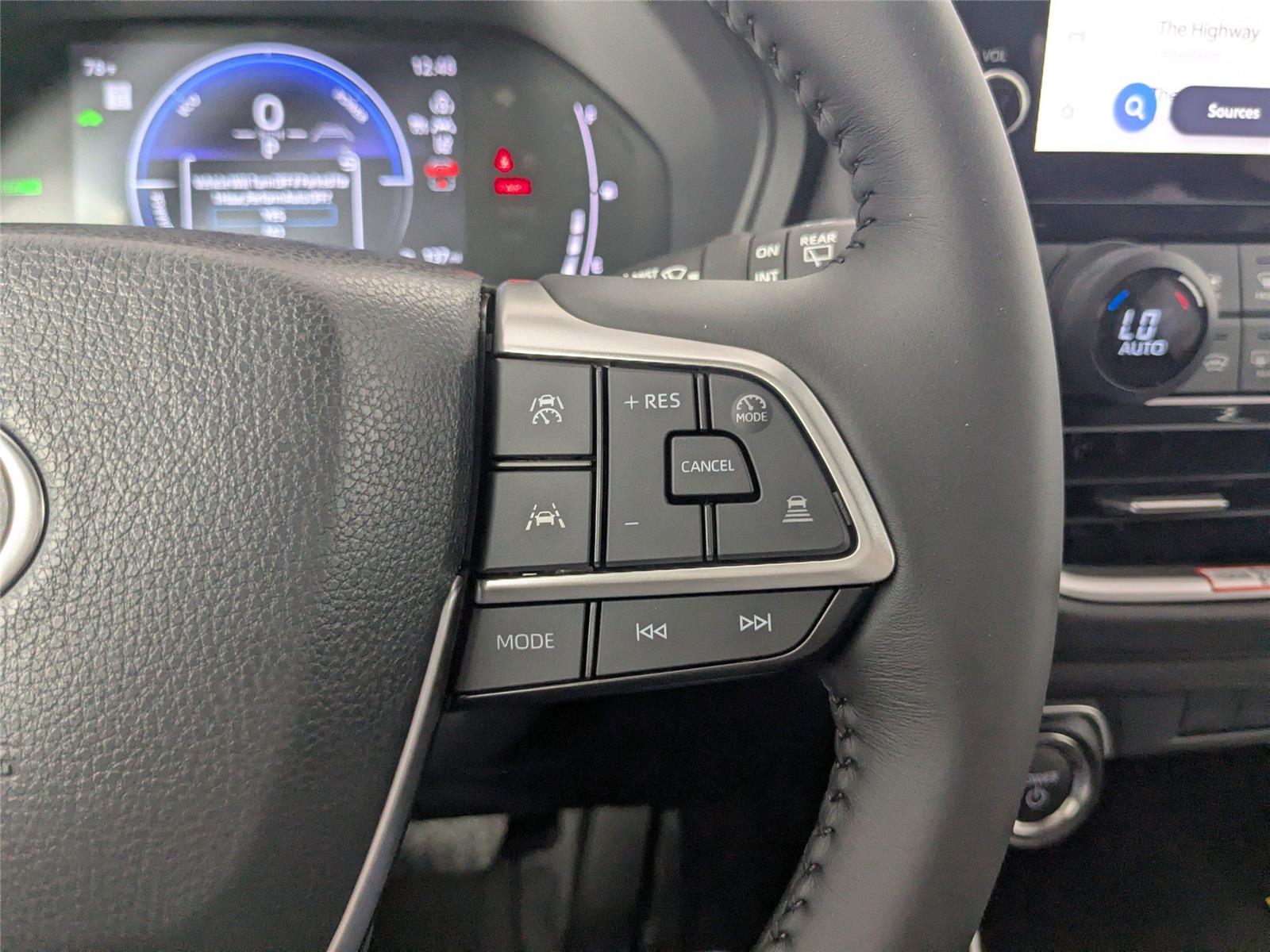 2025 Toyota Highlander Hybrid XLE photo 14