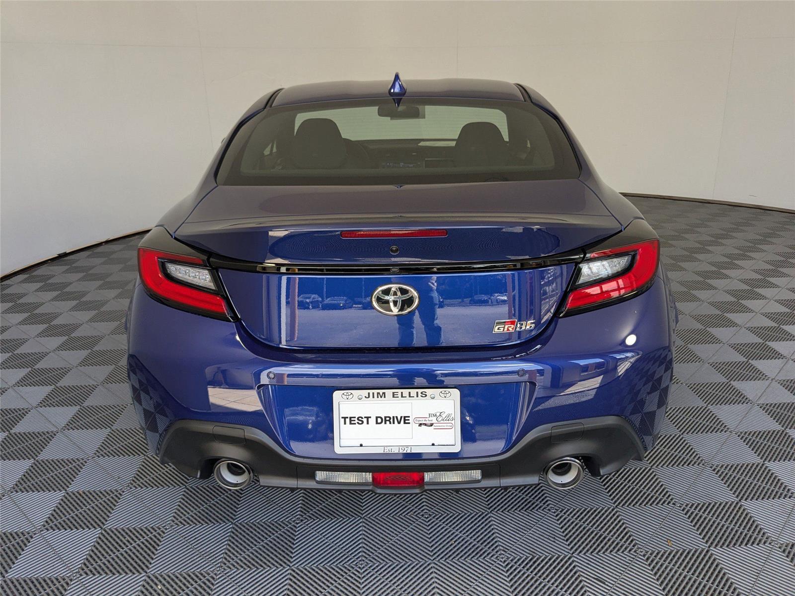 2025 Toyota GR86 photo 18