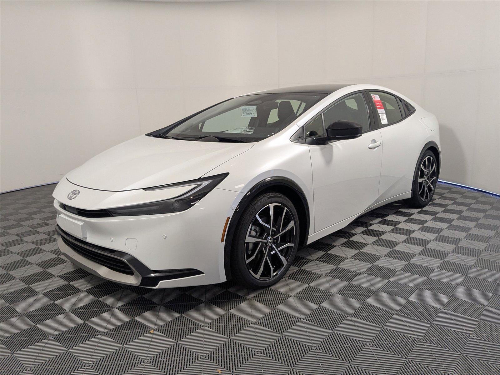 2025 Toyota Prius Plug-in Hybrid XSE photo 3