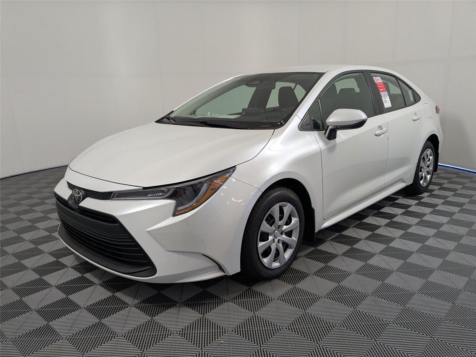 2026 Toyota Corolla LE photo 2