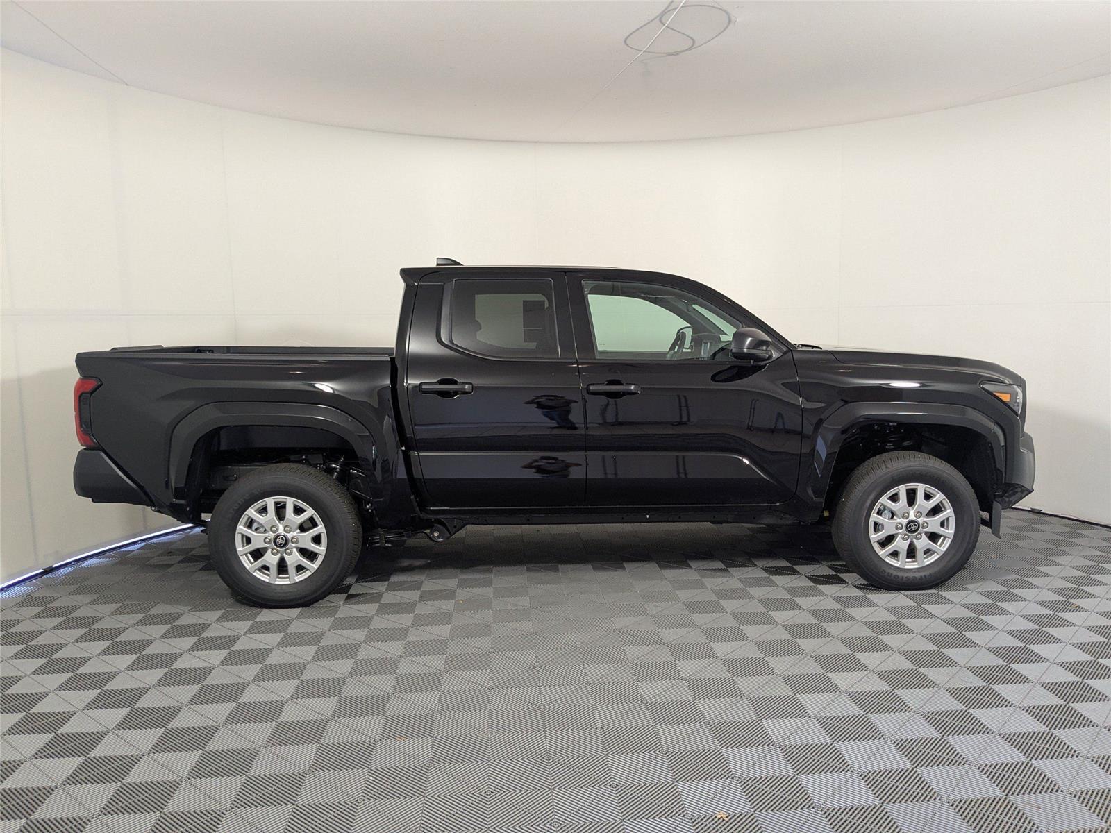 2025 Toyota Tacoma SR Double Cab photo 18