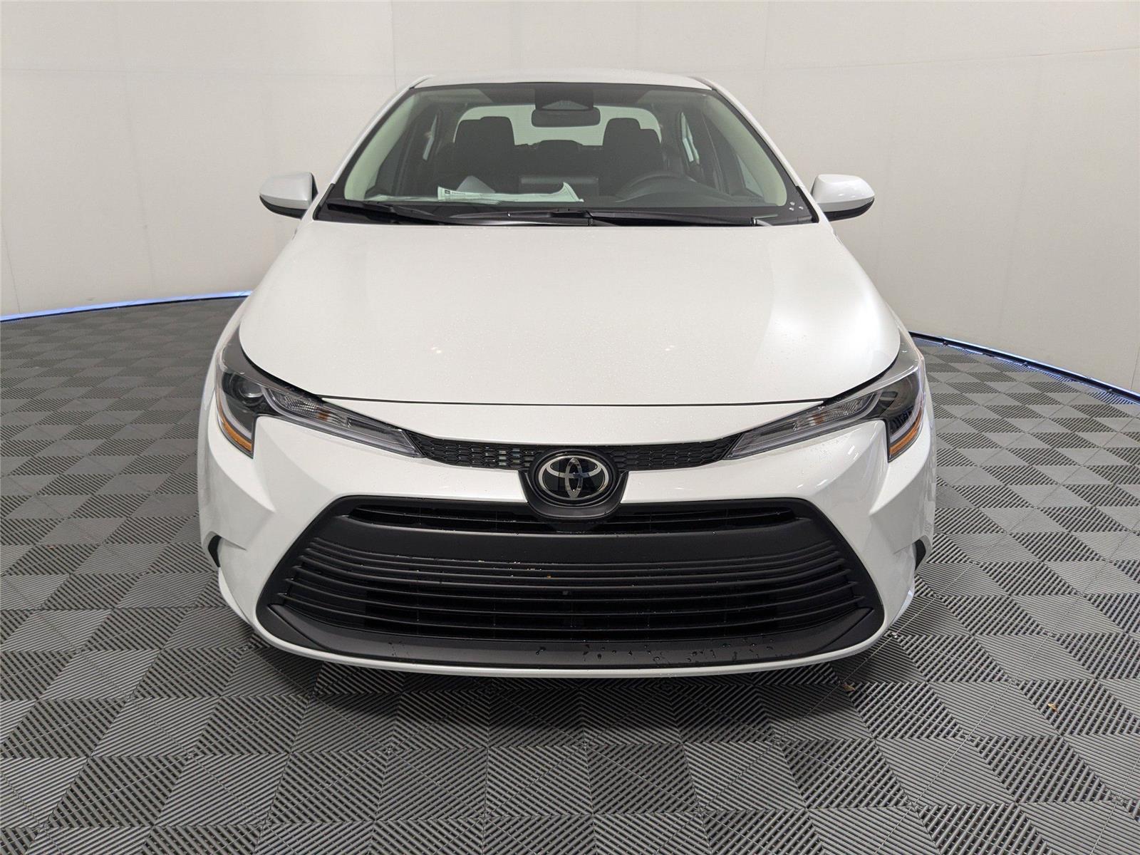 2026 Toyota Corolla LE photo 18
