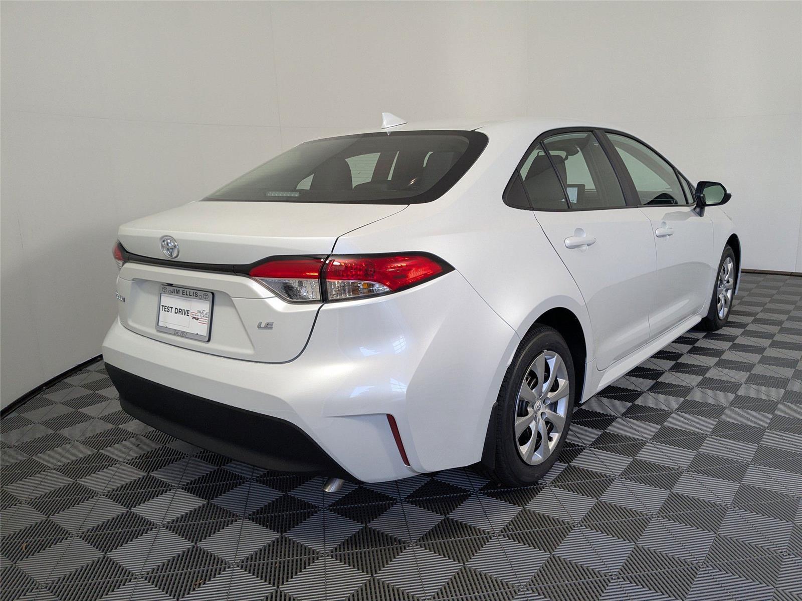 2026 Toyota Corolla LE photo 21