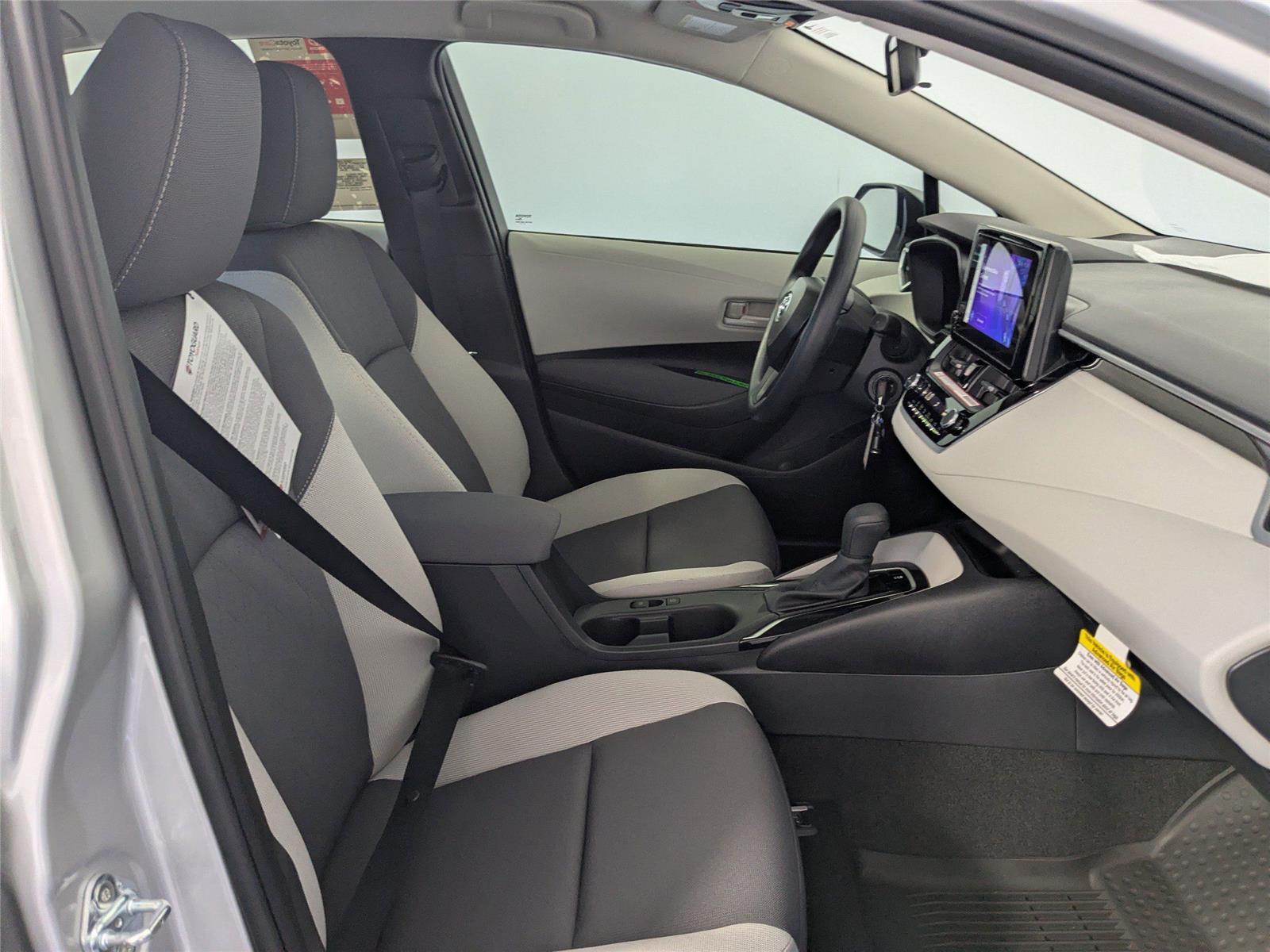 2026 Toyota Corolla LE photo 3