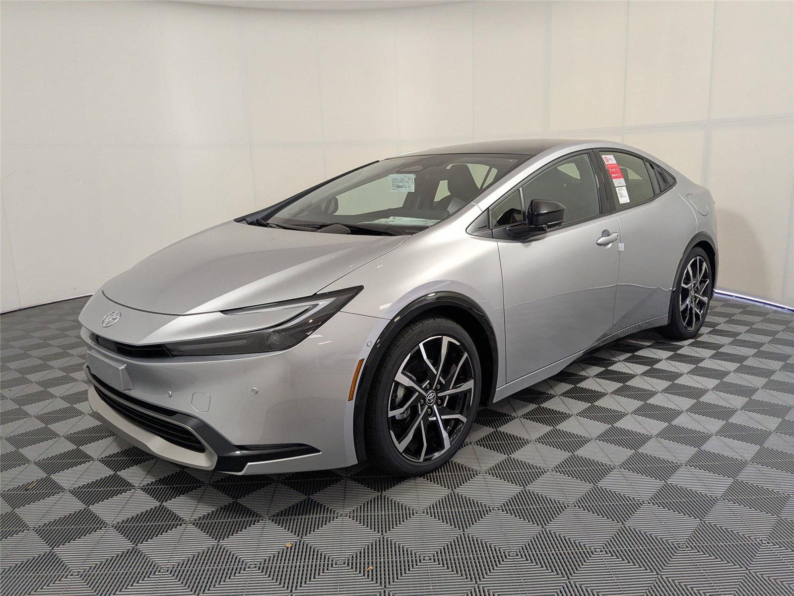 2025 Toyota Prius Plug-in Hybrid XSE photo 4