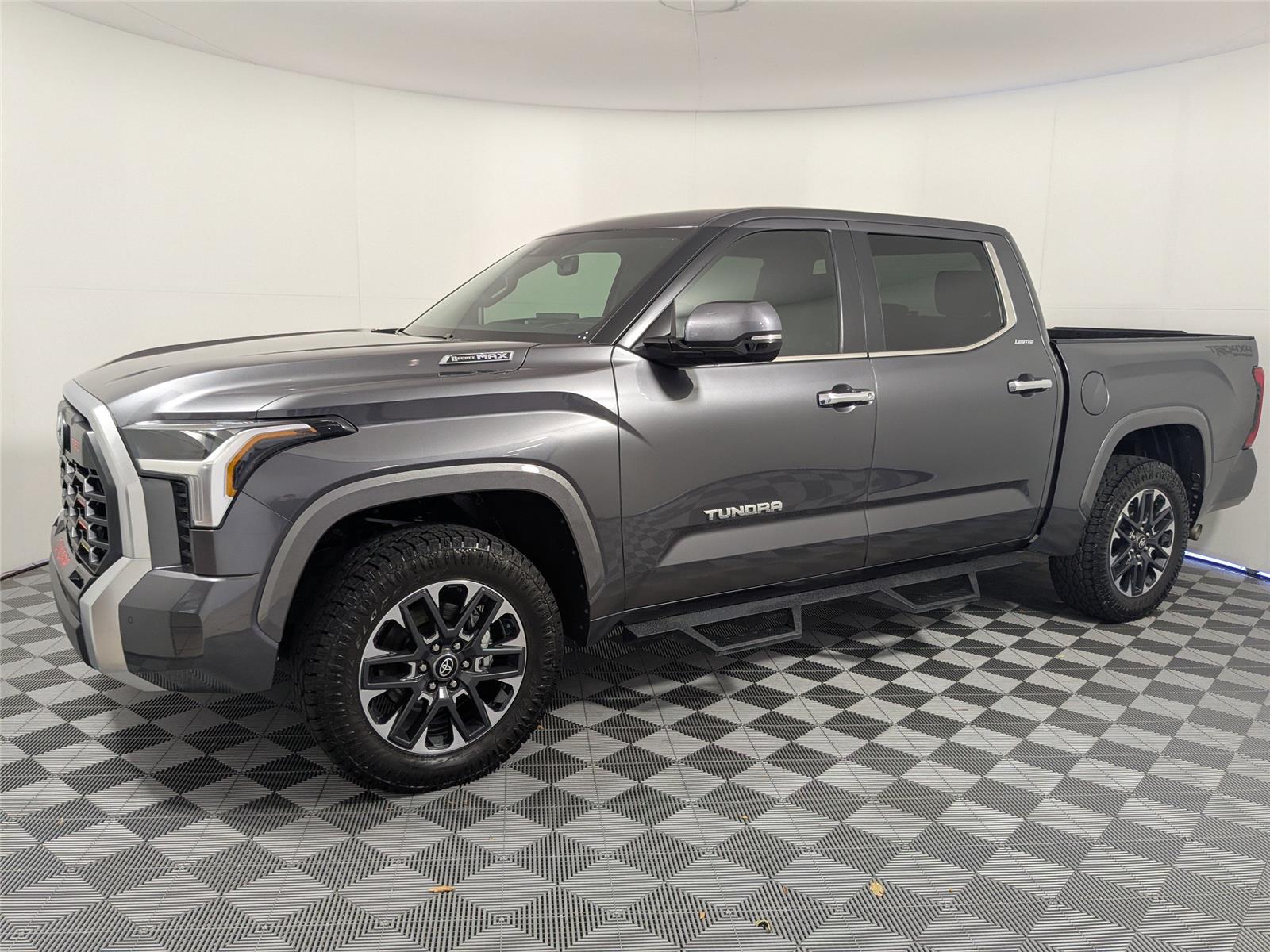 2025 Toyota Tundra Hybrid Limited HV CrewMax Cab 4WD